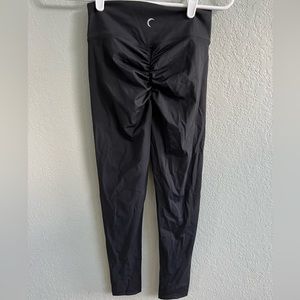 ZYIA Black Brilliant Scrunchy What Hi-rise 7/8 24” leggings, size 4